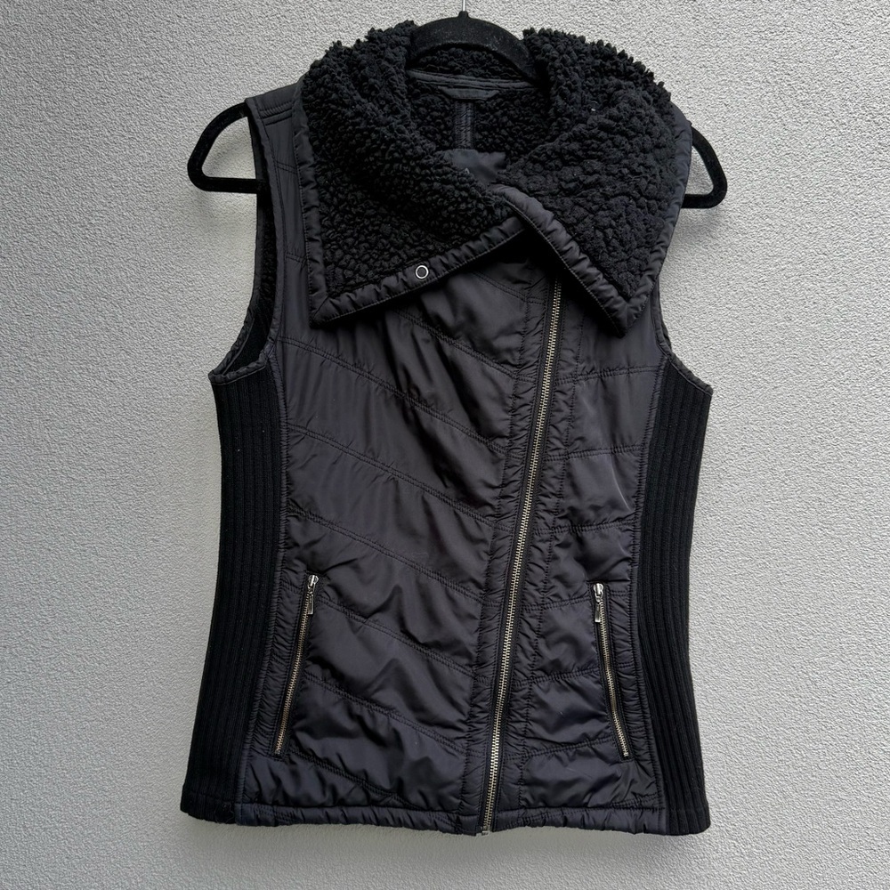 Prana side zipper Sherpa lined Diva Vest medium